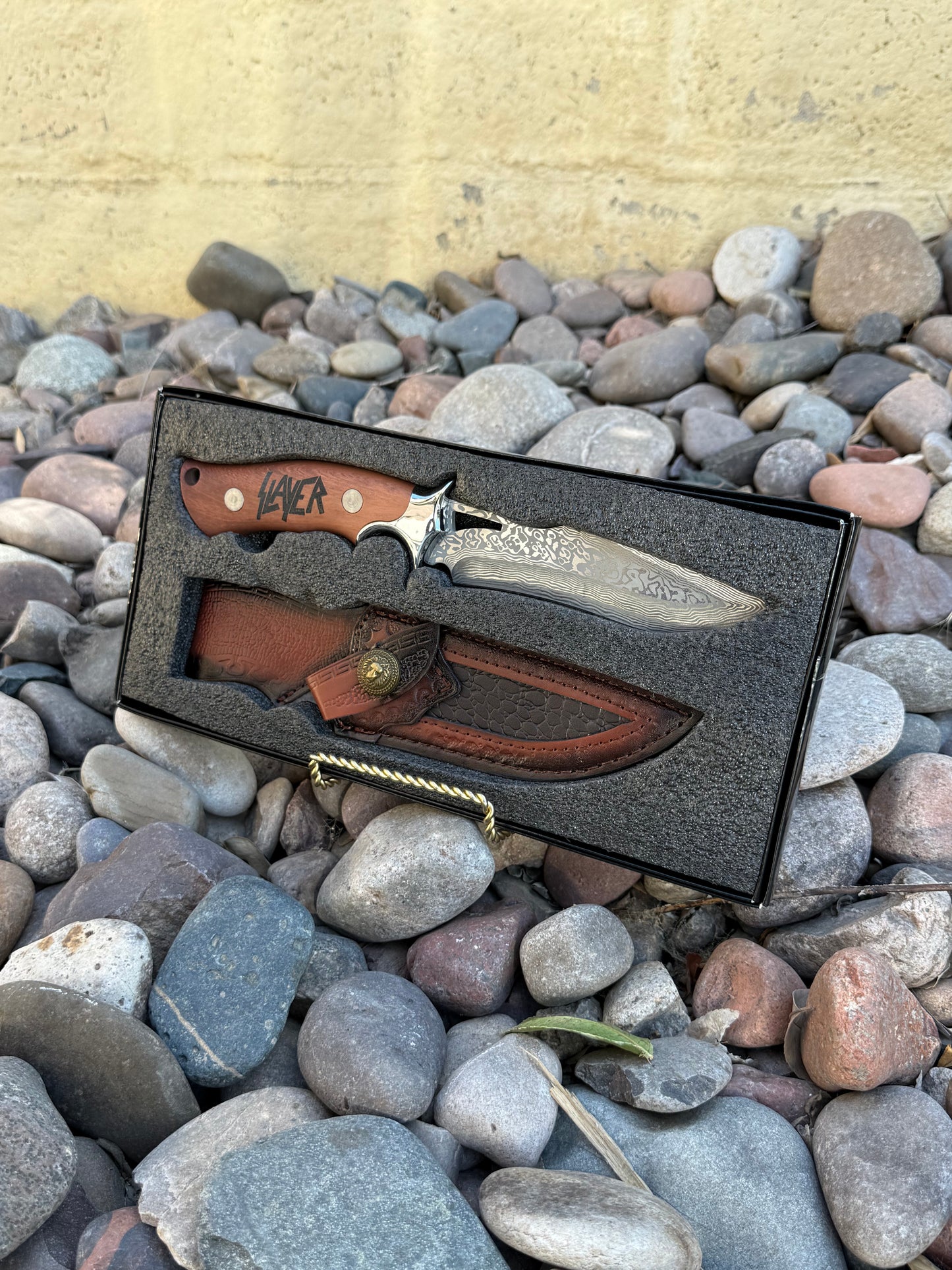 Slayer Hunting knife and Sheath