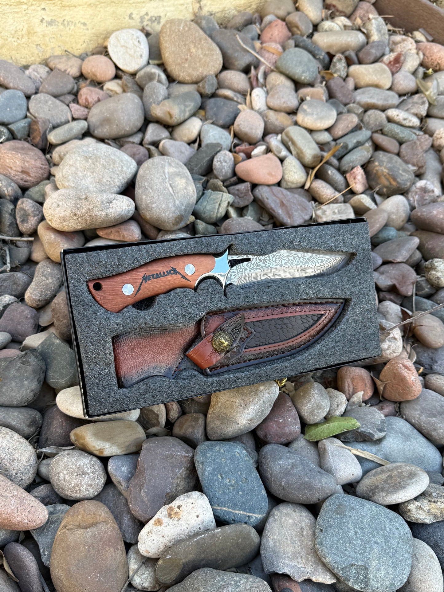 Metallica Hunting Knife and Sheath