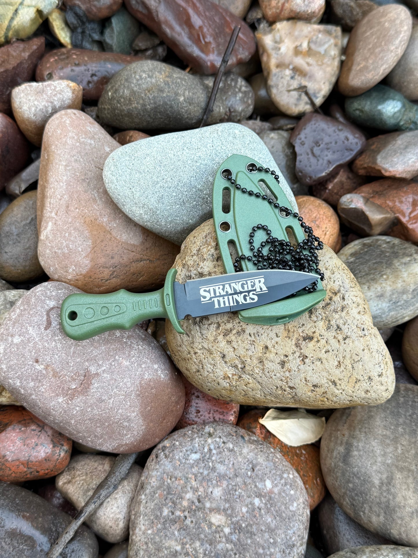 Stranger Things Max Mayfield necklace dagger