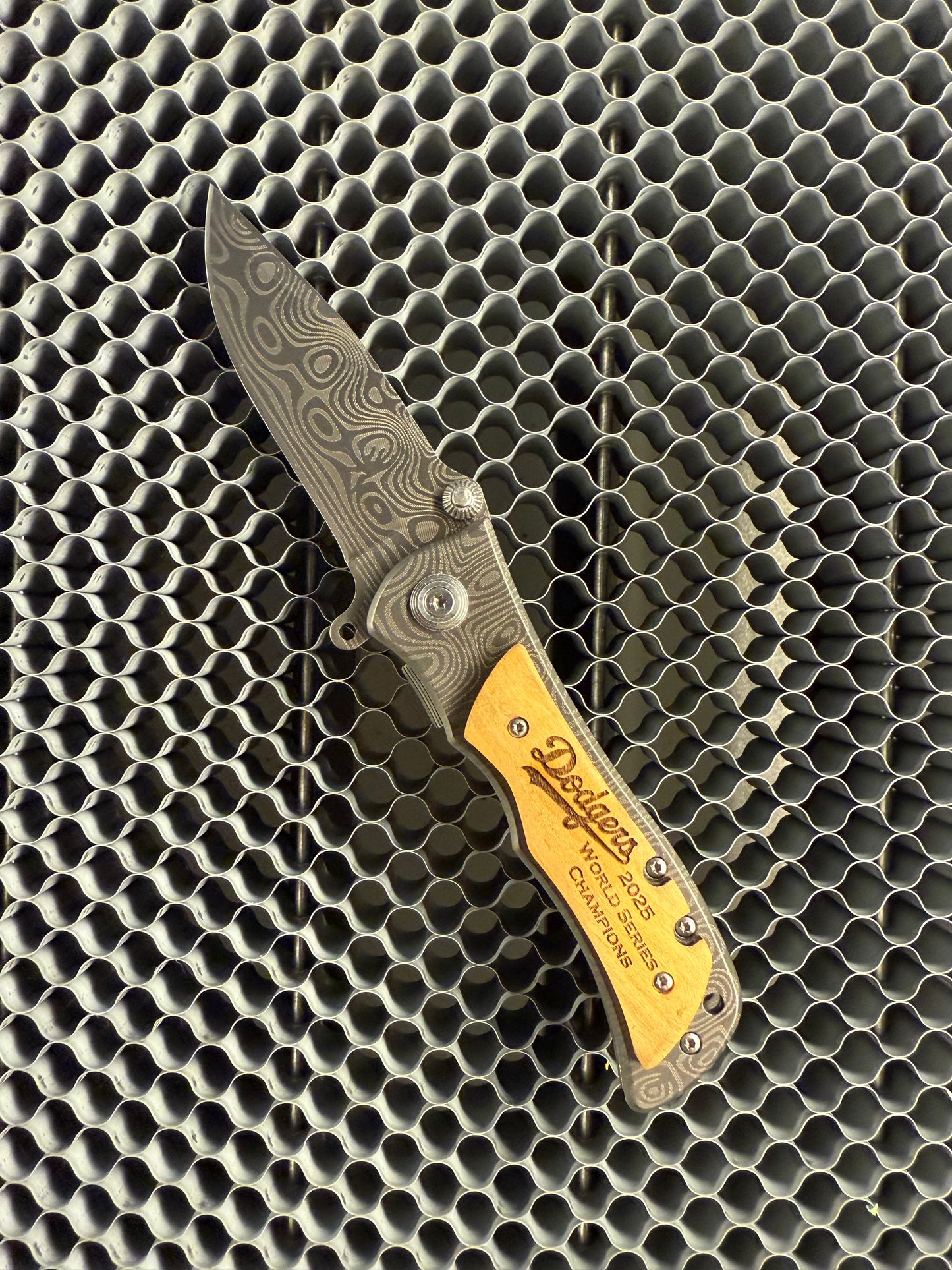 Dodgers 2025 World Championship Damascus Folding Knife