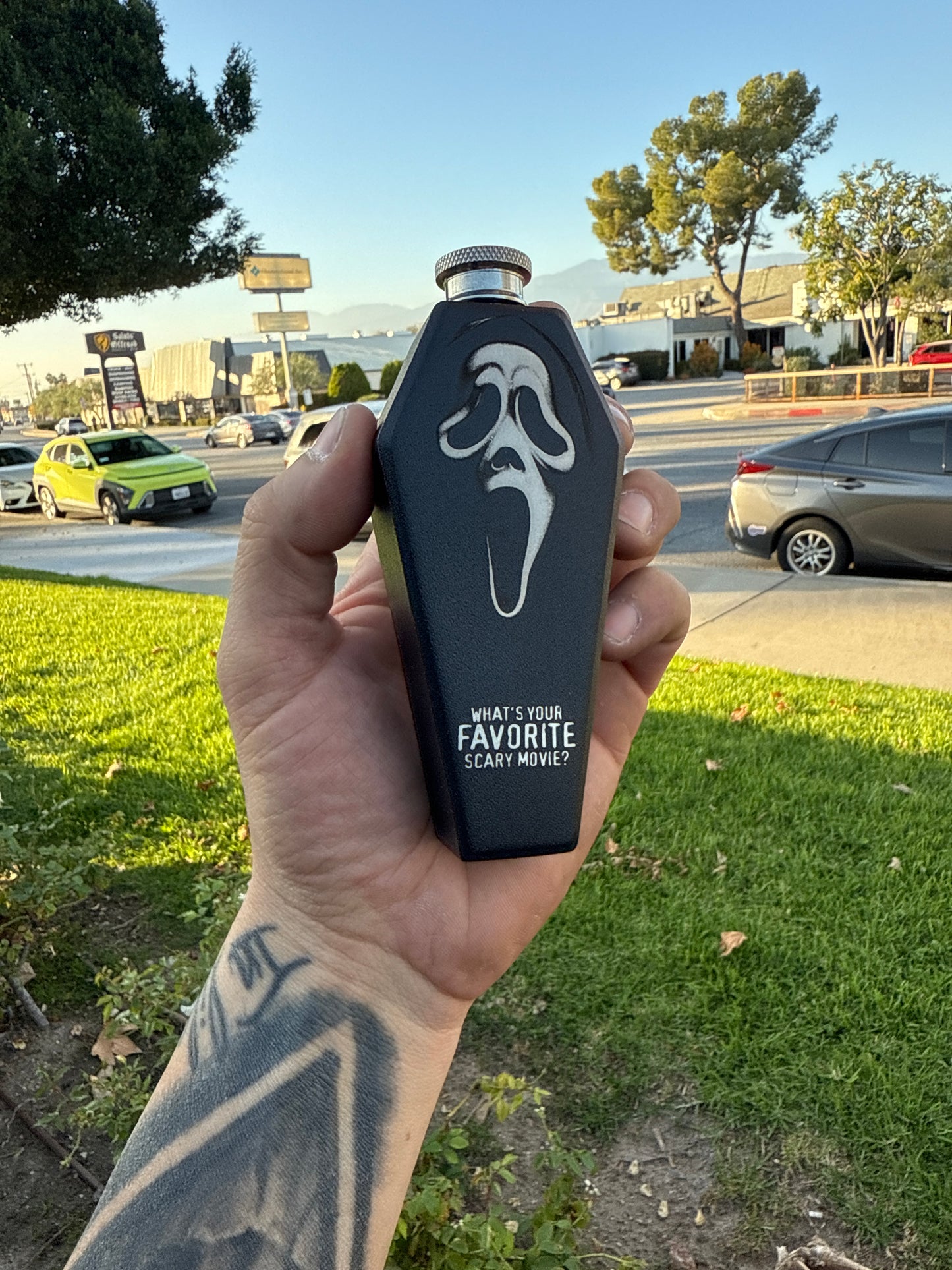 Scream Ghostface coffin flask