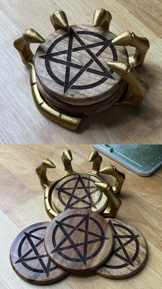 4Pc Hand Of Death Golden Holder/Costers