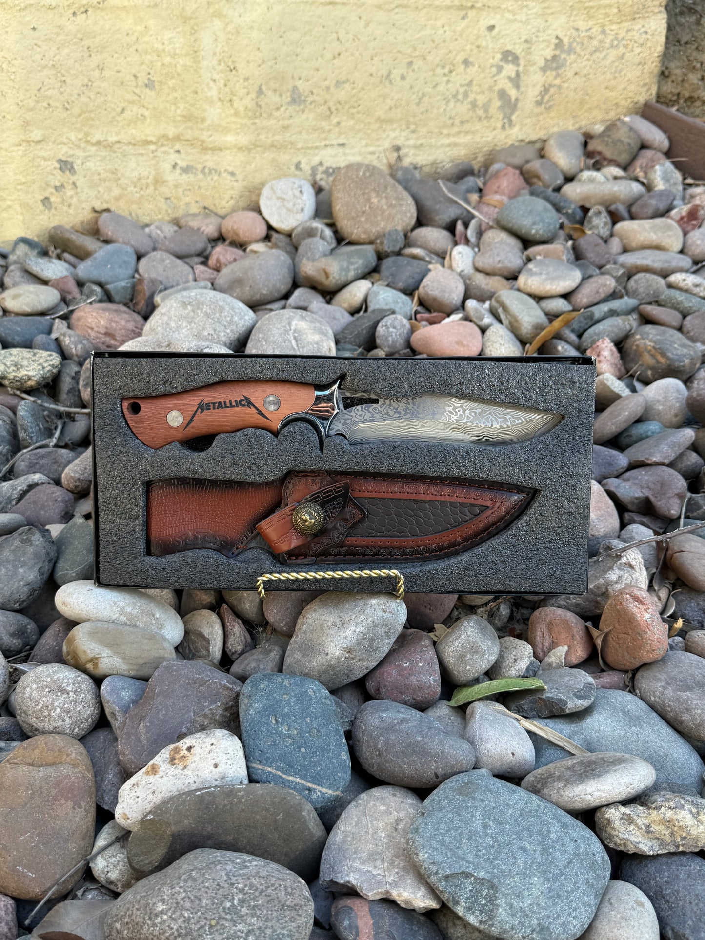 Metallica Hunting Knife and Sheath