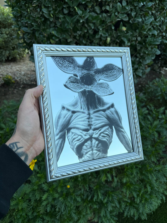 Stranger Things Demegorgon Mirror