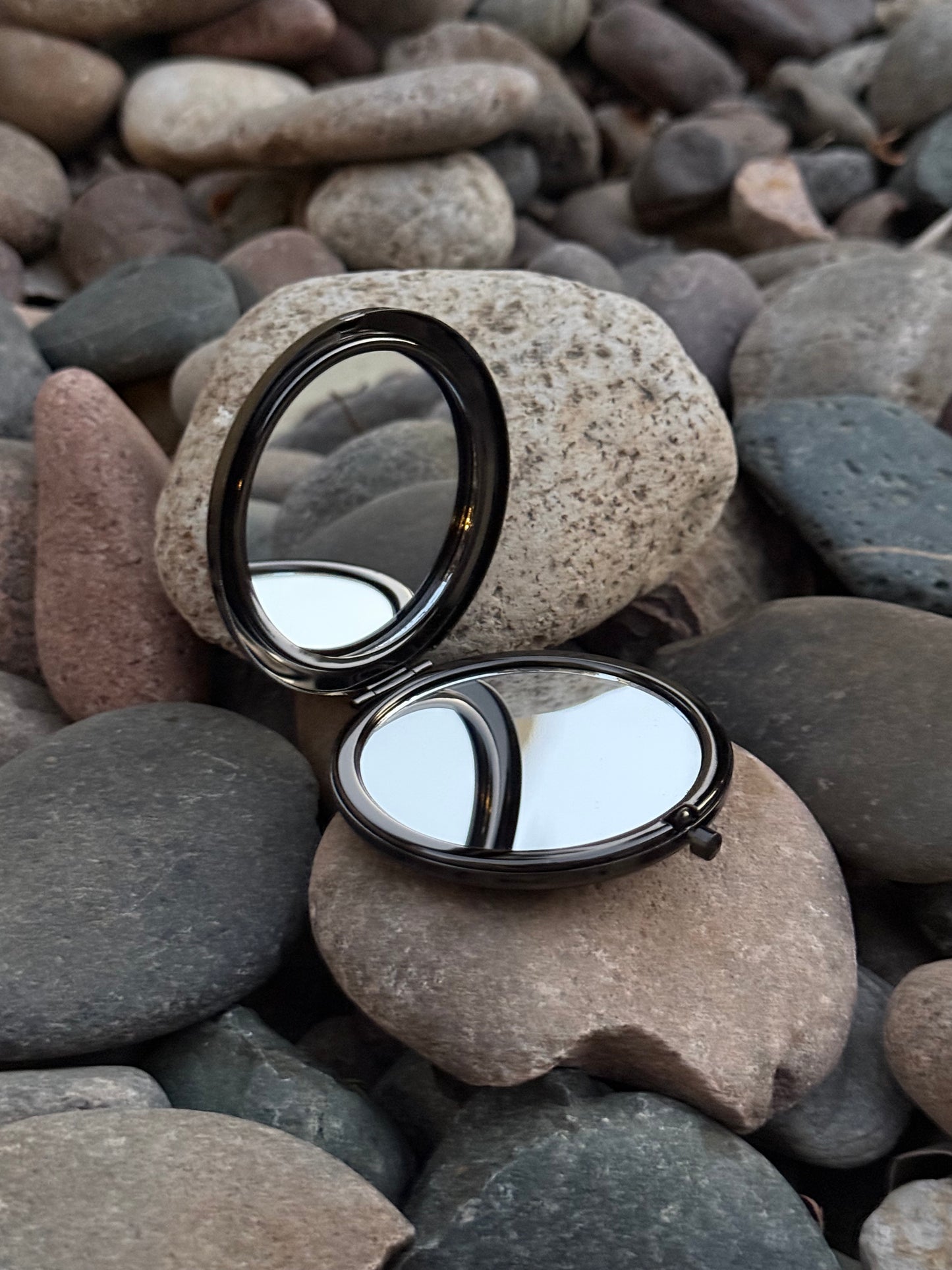 Oliver Tree laser engraved compact mirror