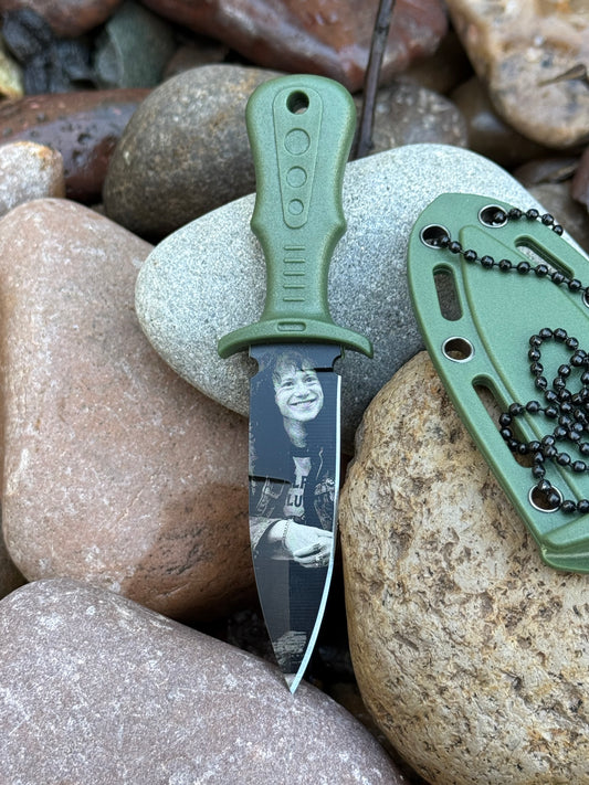 Stranger Things Eddie Munson necklace dagger