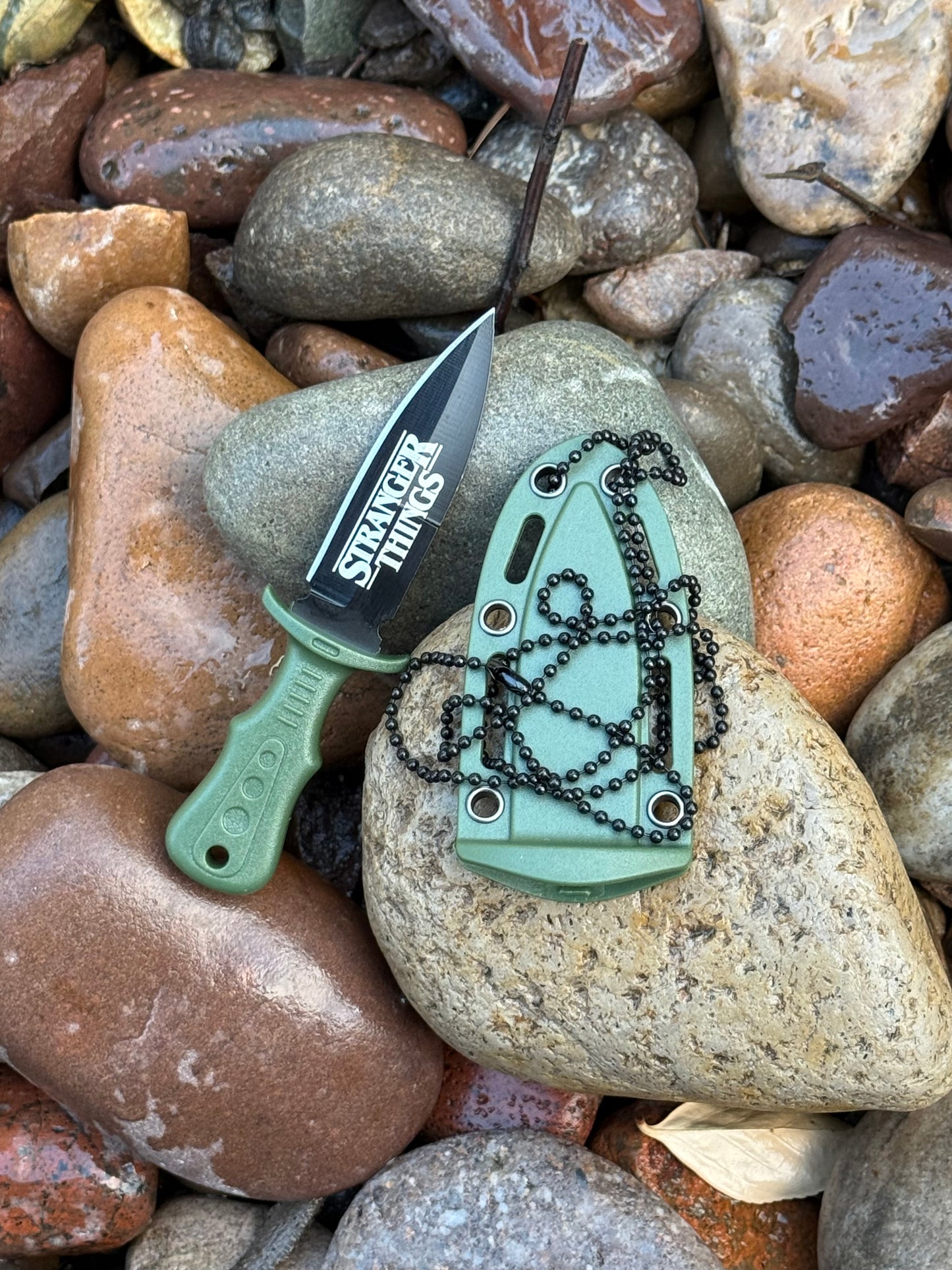 Stranger Things Eddie Munson necklace dagger