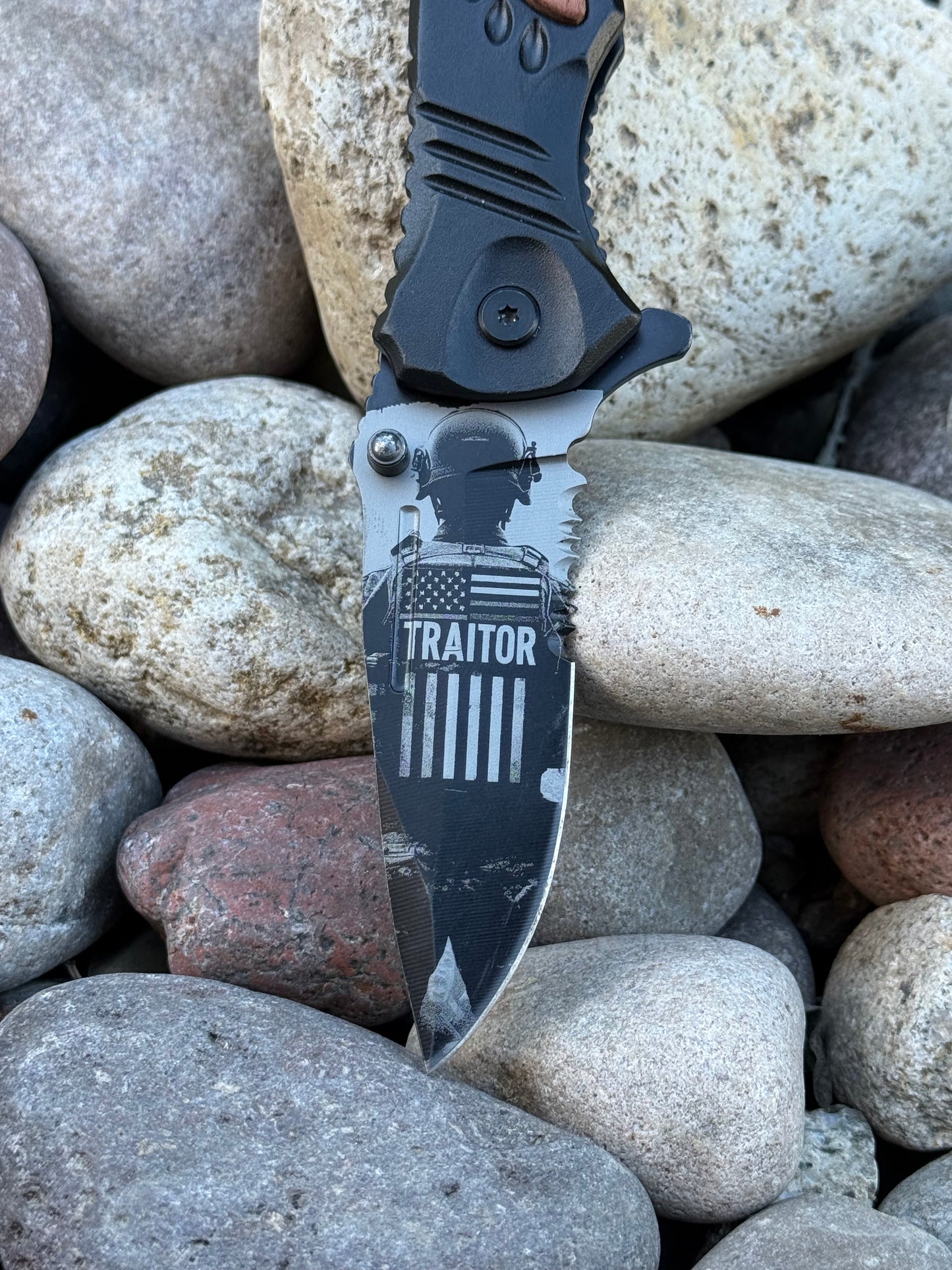 US Traitor Knife