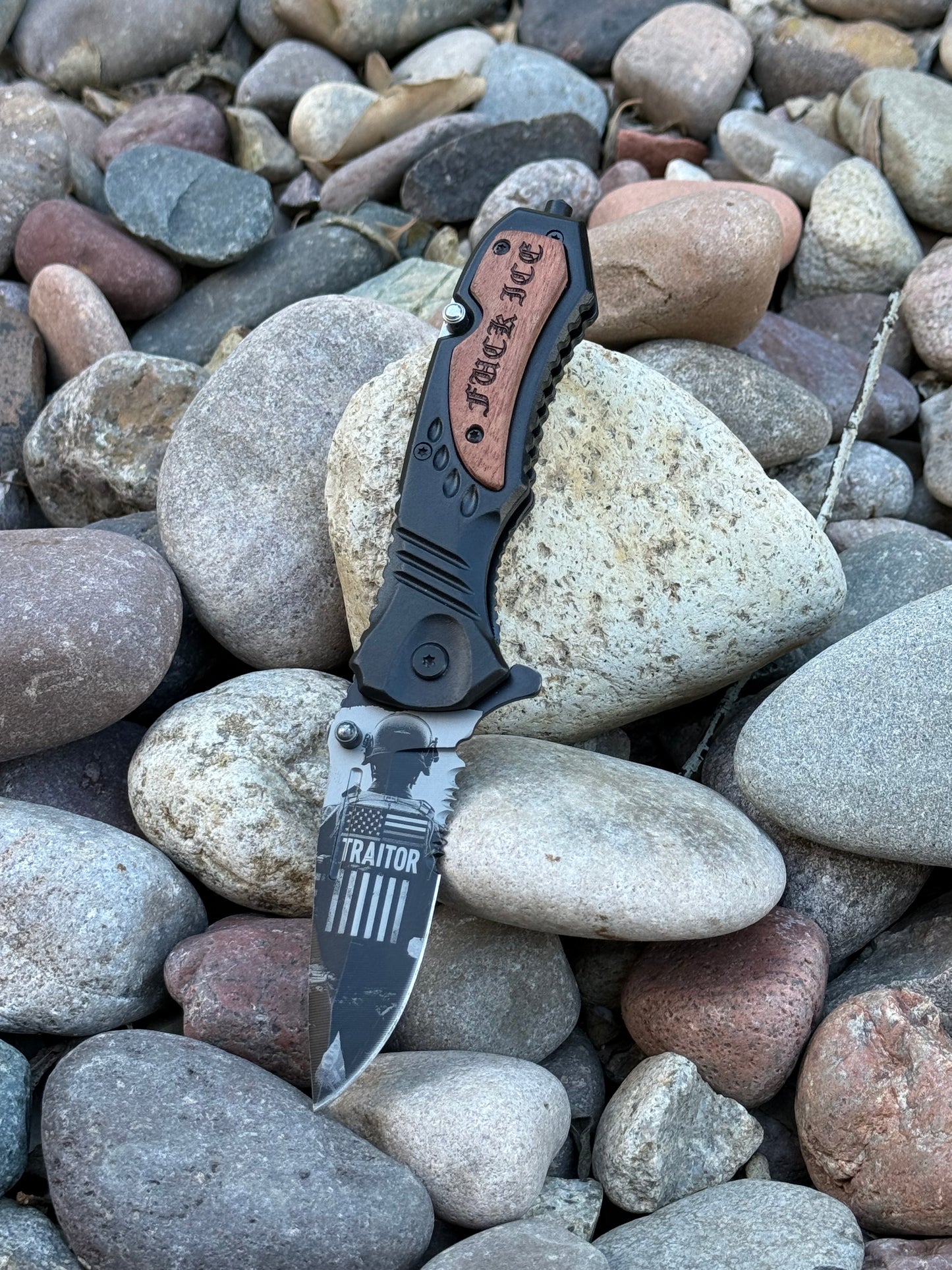 US Traitor Knife