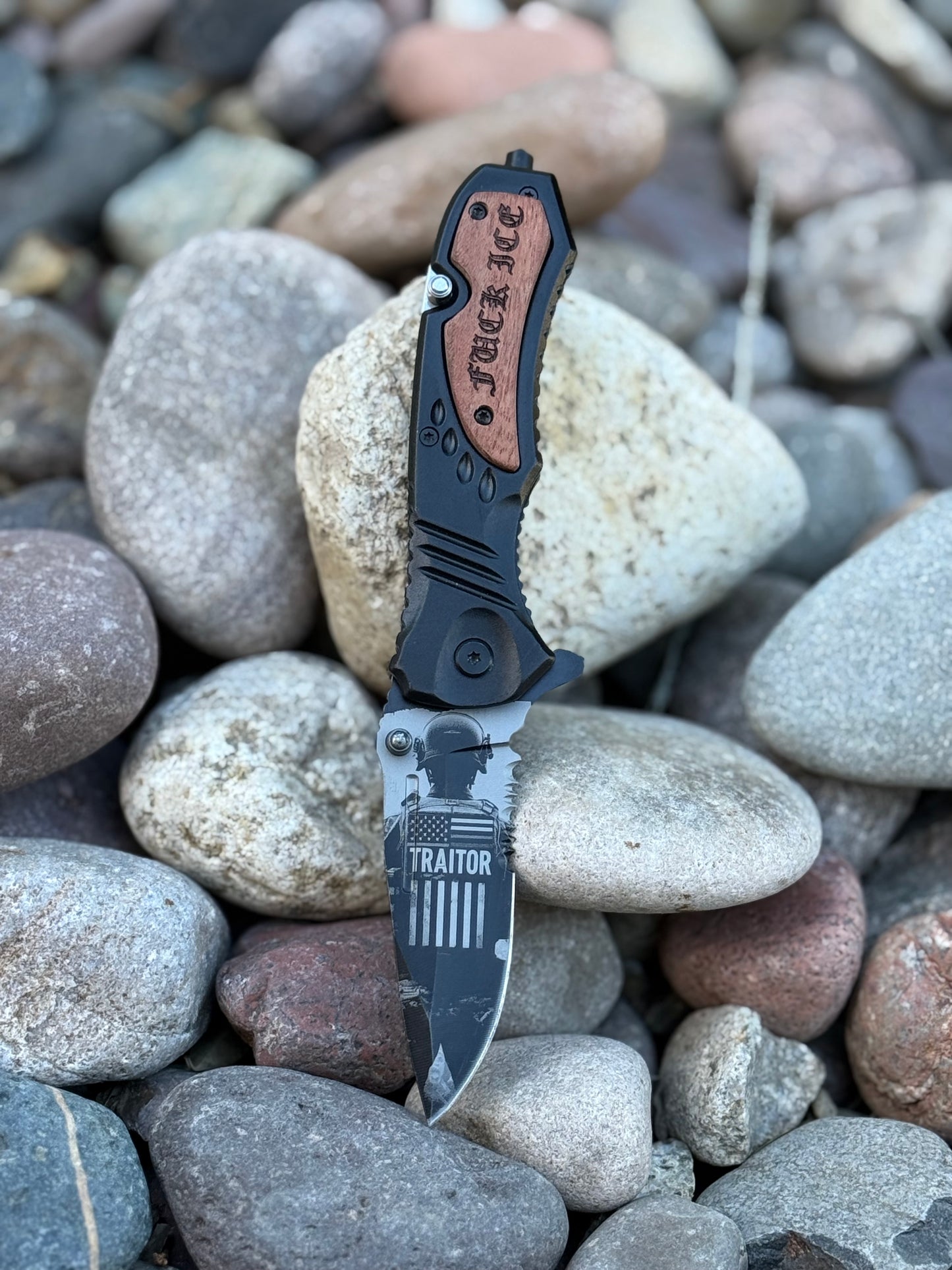 US Traitor Knife