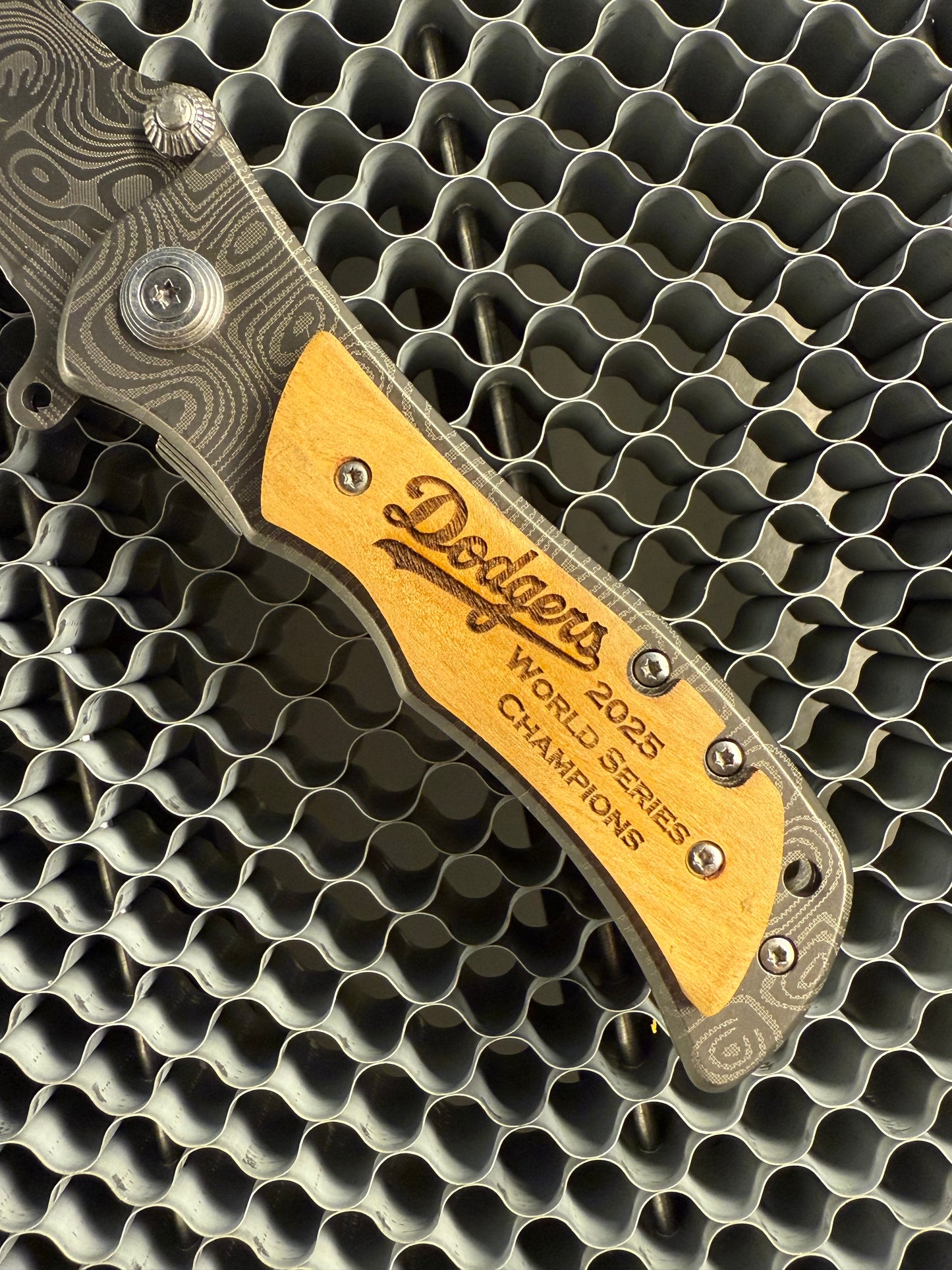 Dodgers 2025 World Championship Damascus Folding Knife