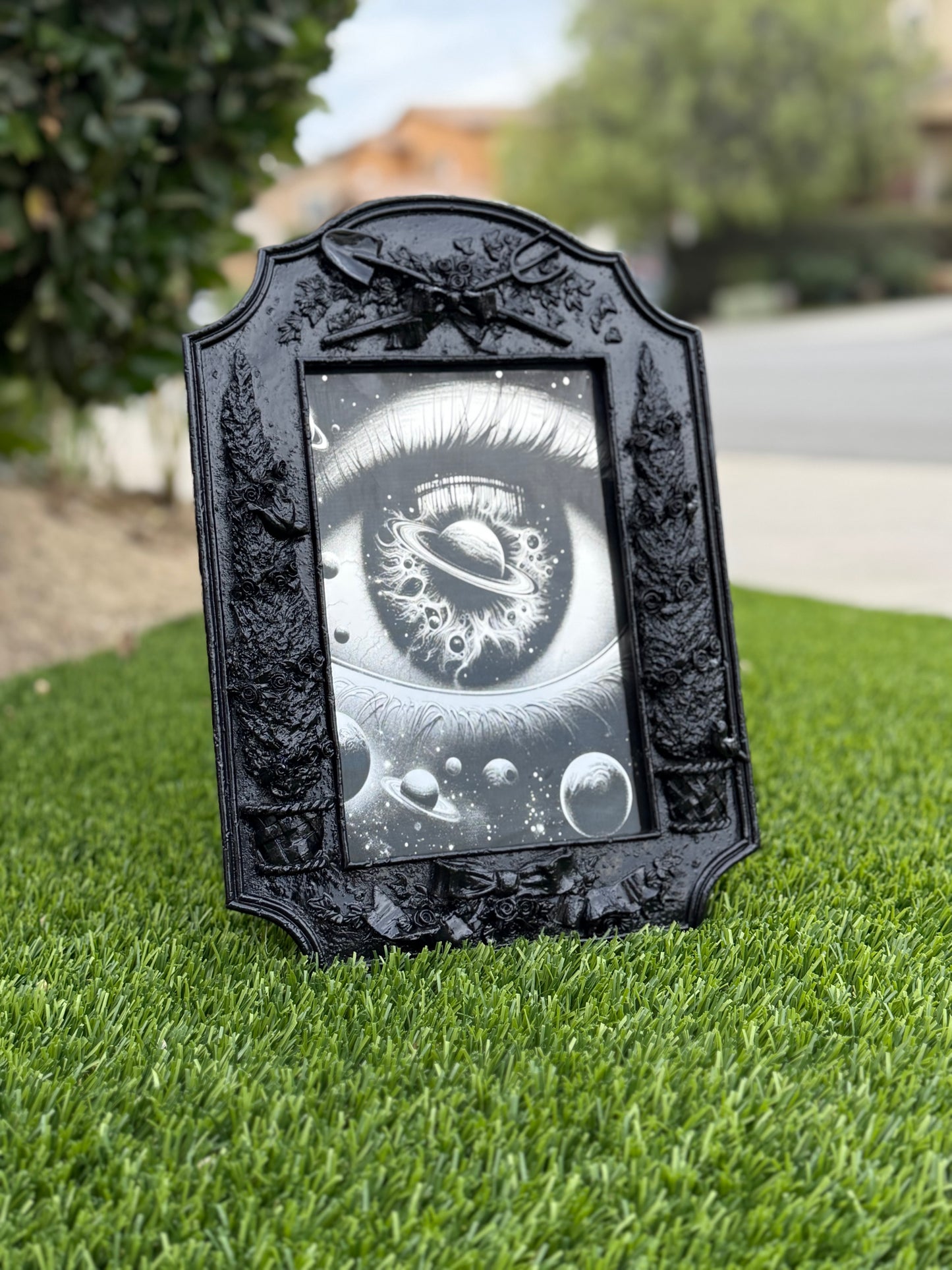 Gothic Eye Mirrored Frame