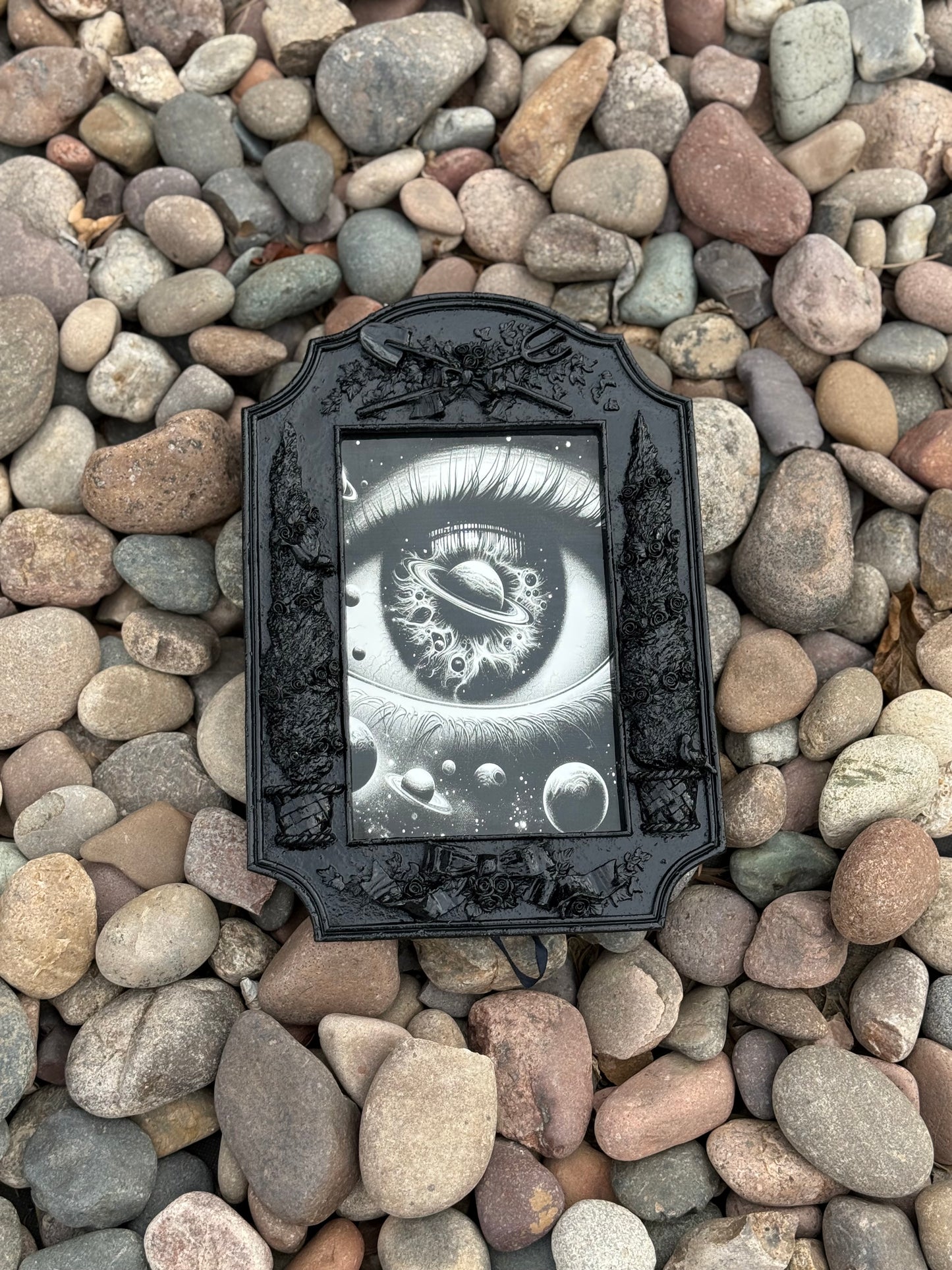 Gothic Eye Mirrored Frame