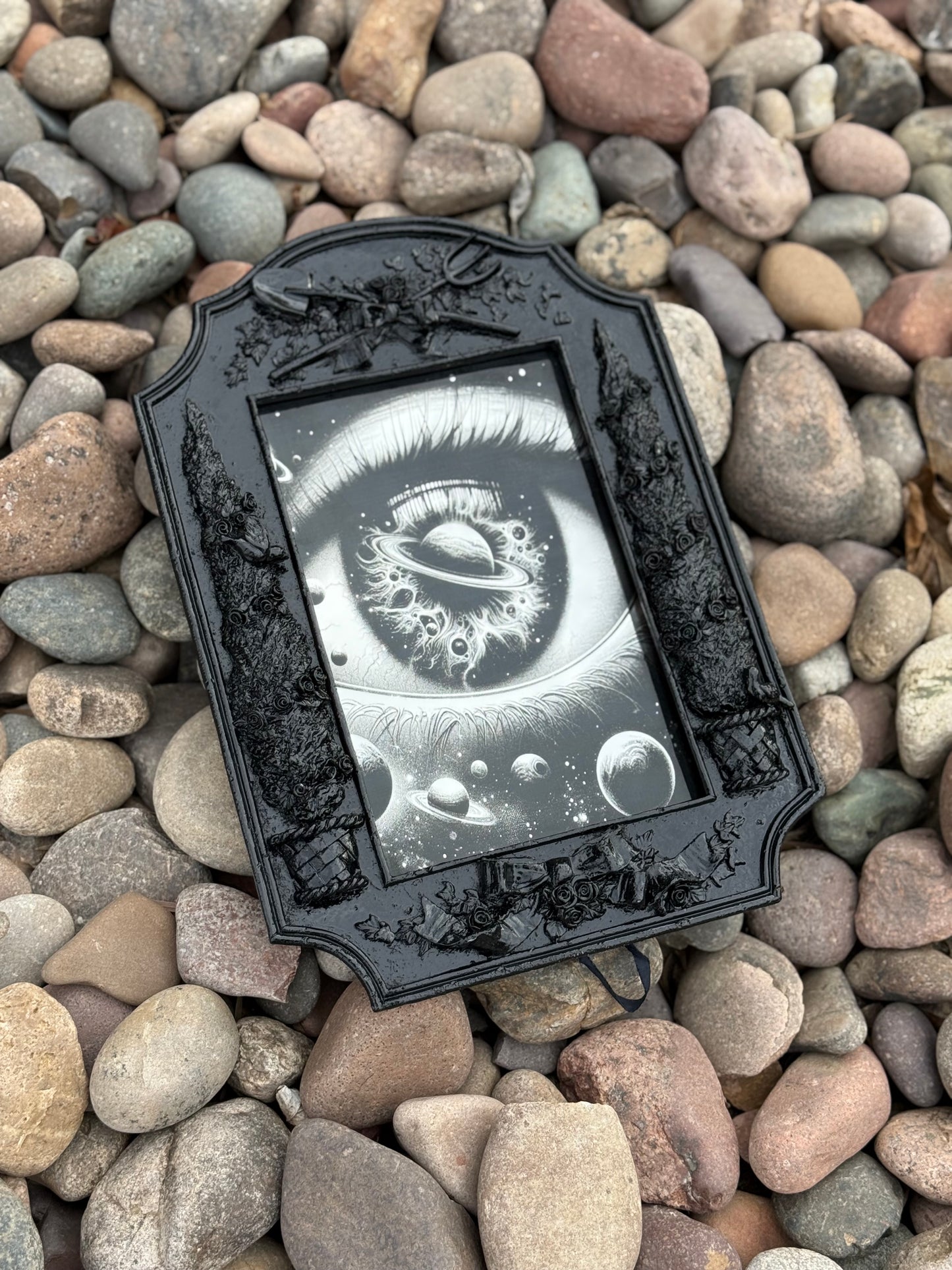 Gothic Eye Mirrored Frame