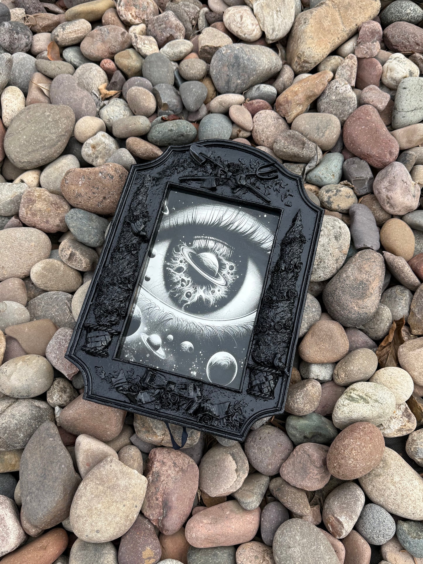 Gothic Eye Mirrored Frame