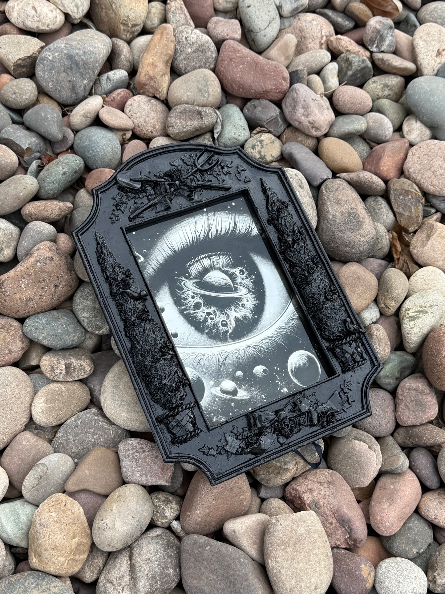 Gothic Eye Mirrored Frame