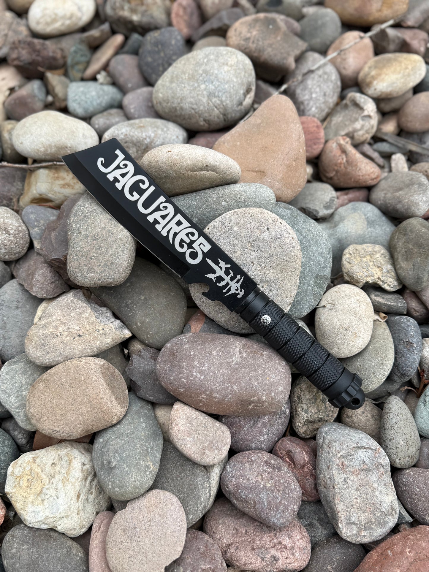 Jaguares Laser Wngraved Blade and Sheath
