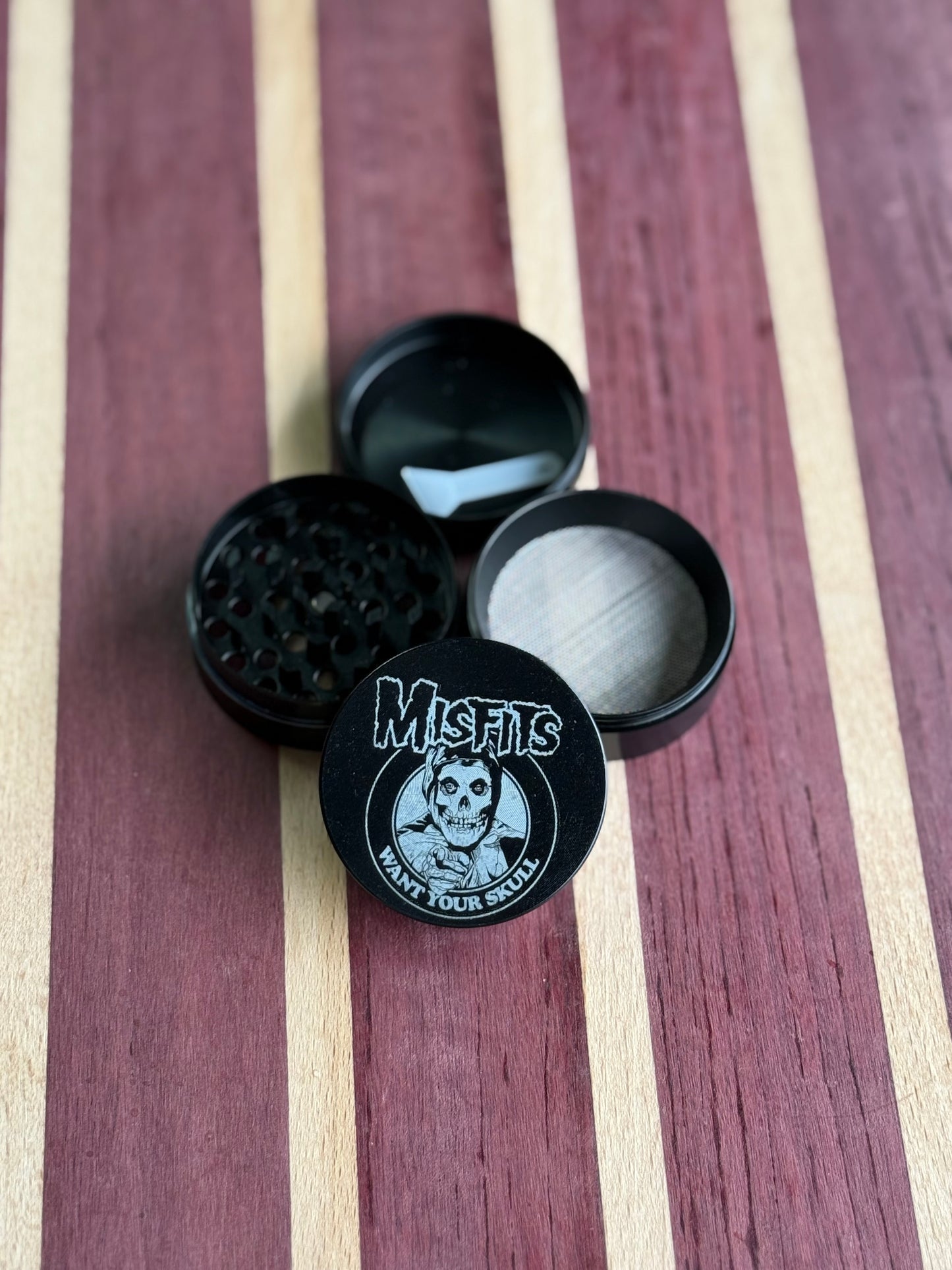 Misfits grinder