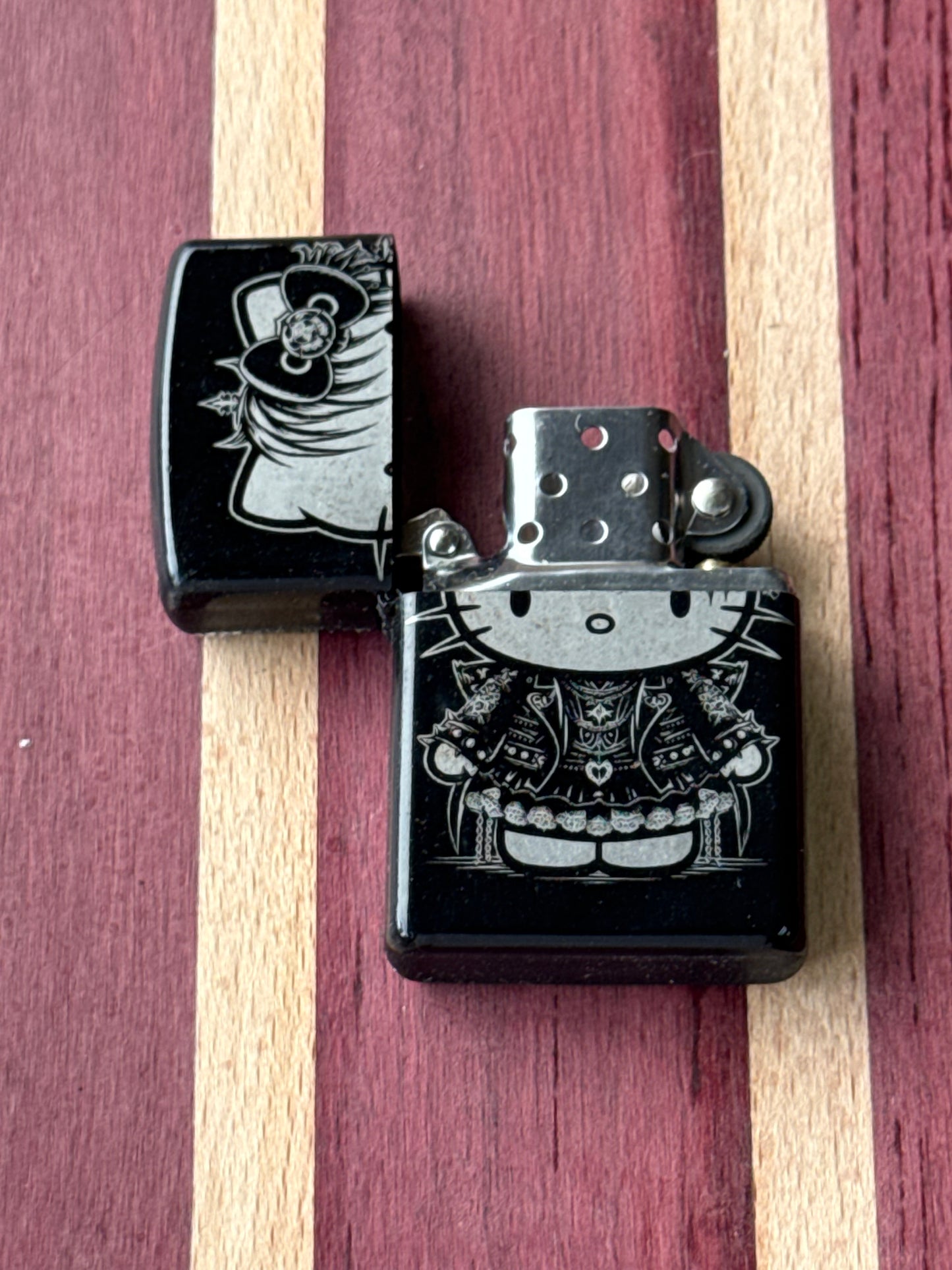 Hello Kitty metal zippo style lighter