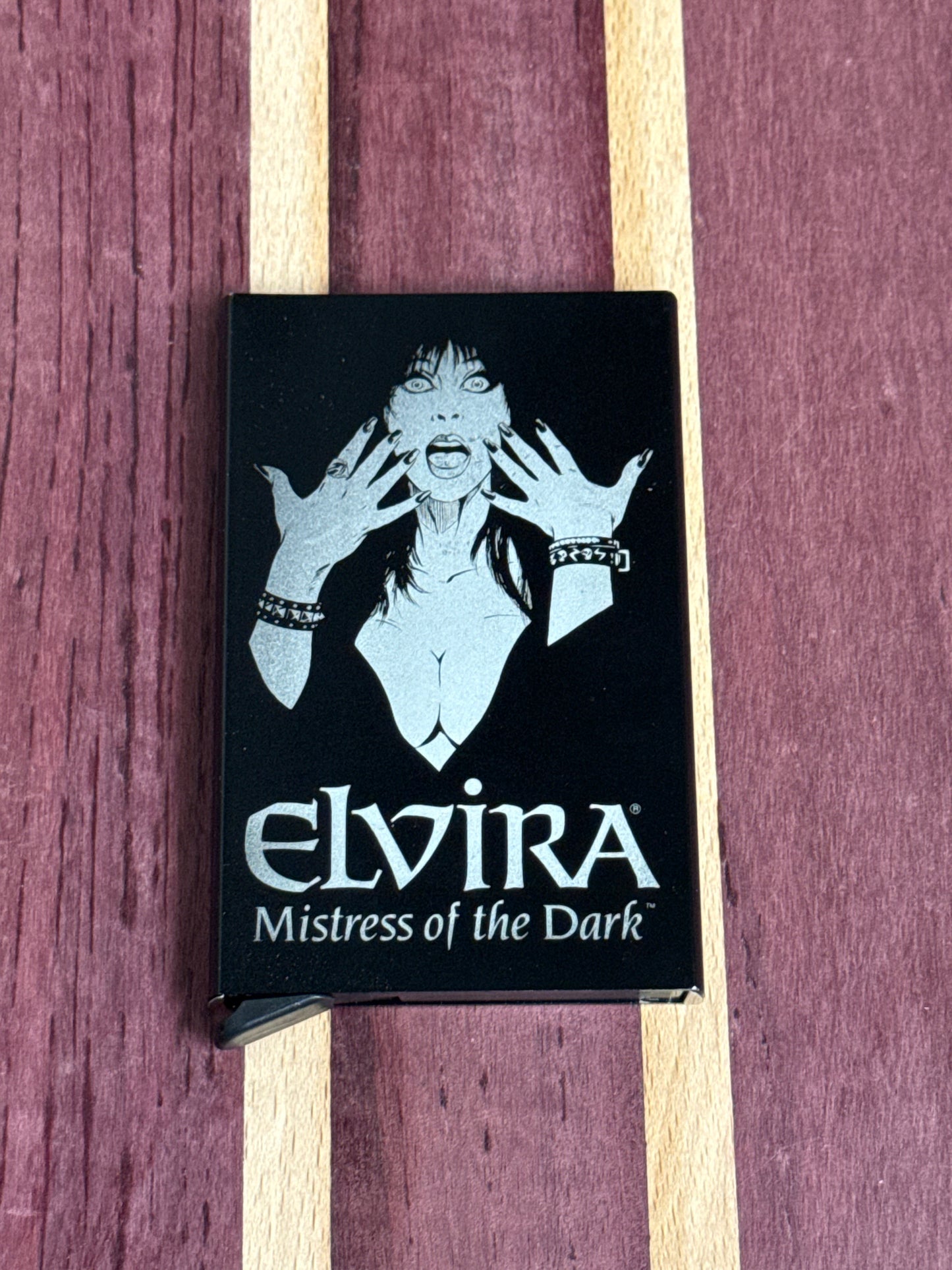 Elvira Pop out Card Holder